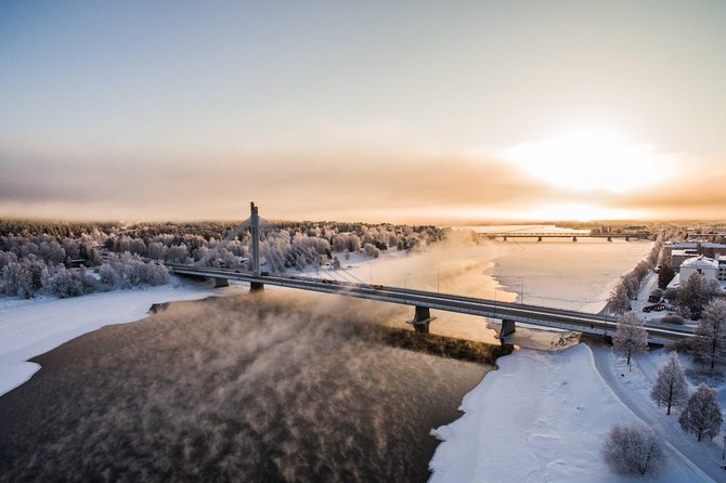 Rovaniemi photography tour - Arktikum and the frozen river