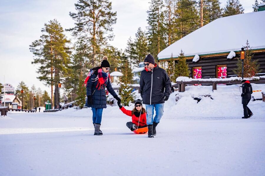 Rovaniemi: Private Pro Photoshoot in Santa Claus Village - Should you book the Santa Claus Village photoshoot?
