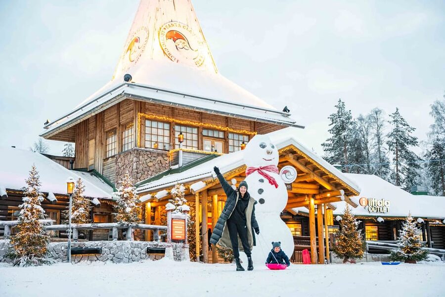Rovaniemi: Private Pro Photoshoot in Santa Claus Village - Who gets the best value from the $330 group price