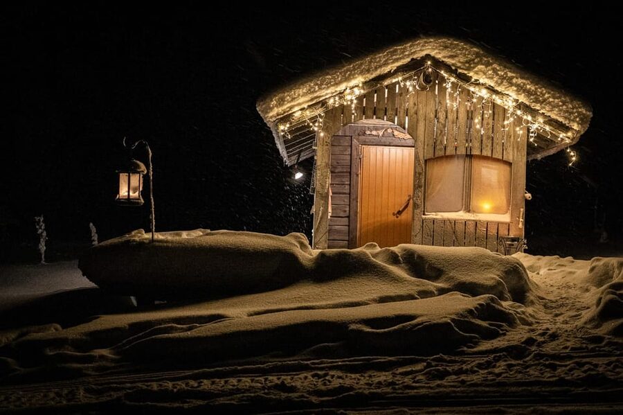 Rovaniemi: Private Sauna and Ice Swimming Tour with Snacks - Hotel pickup starts the outing simply