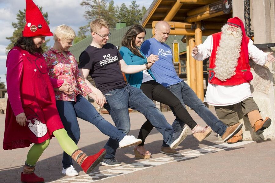 Rovaniemi: Santa Claus Village and Arctic Circle - What the guide adds