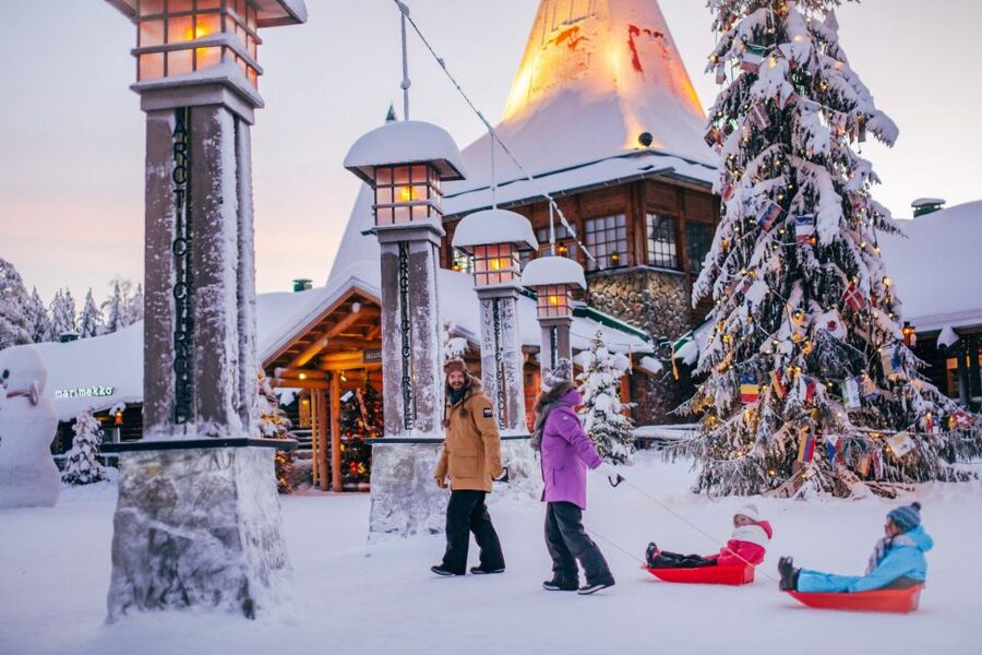 Rovaniemi: Santa Claus Village Visit with Hotel Pickup - Hotel pickup makes a winter morning easier