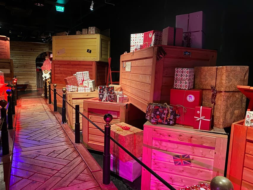 Rovaniemi: Santa Claus Village w/ Husky & Reindeer Sled Ride - What this Rovaniemi tour is really offering