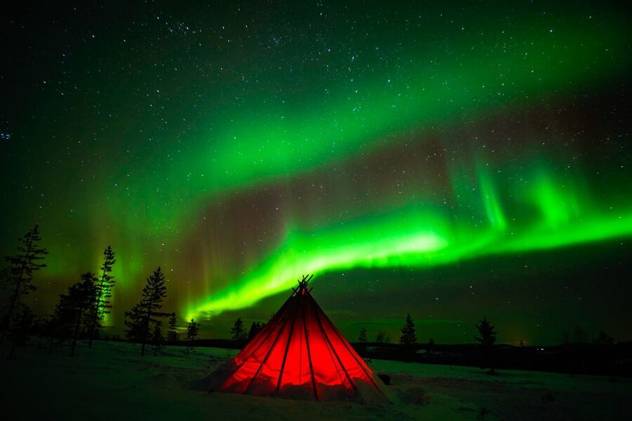 Rovaniemi: Small-Group Northern Lights Wilderness Tour - How the three-stop Aurora hunt works