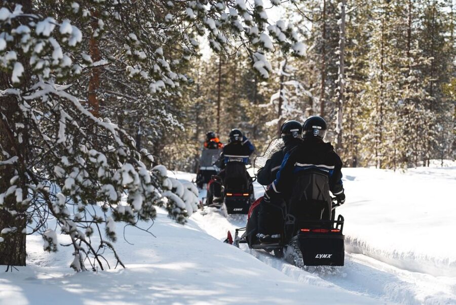 Rovaniemi: Snowmobile Adventure Tour for Adults Only - Safety briefing and getting used to the machine