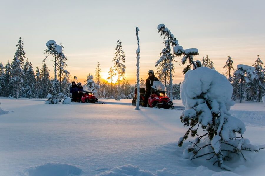 Rovaniemi: Snowmobile and Ice Fishing Adventure with Lunch - Leaving central Rovaniemi for the frozen wilderness