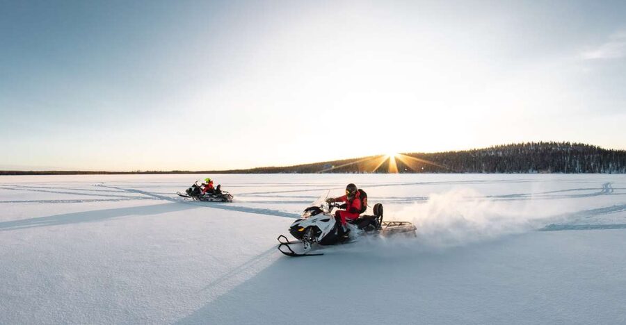 Rovaniemi: Snowmobile and Ice Fishing Adventure with Lunch - Frozen rivers, forest tracks, and photo stops