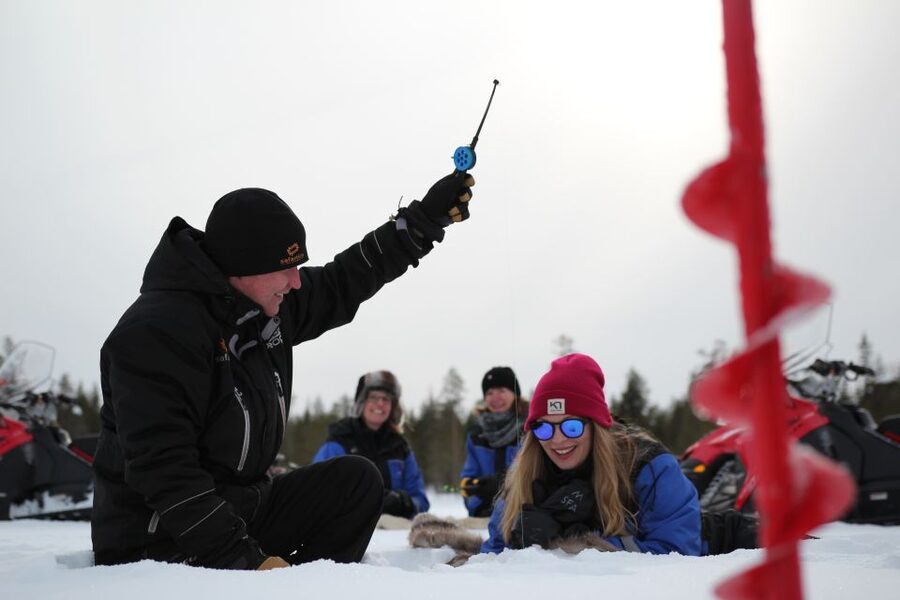 Rovaniemi: Snowmobile and Ice Fishing Adventure with Lunch - Reindeer soup, fire, and a proper warm-up