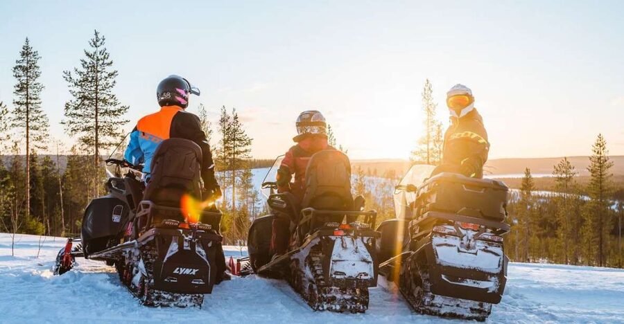 Rovaniemi: Snowmobile Safari Adventure - Getting dressed for the Arctic