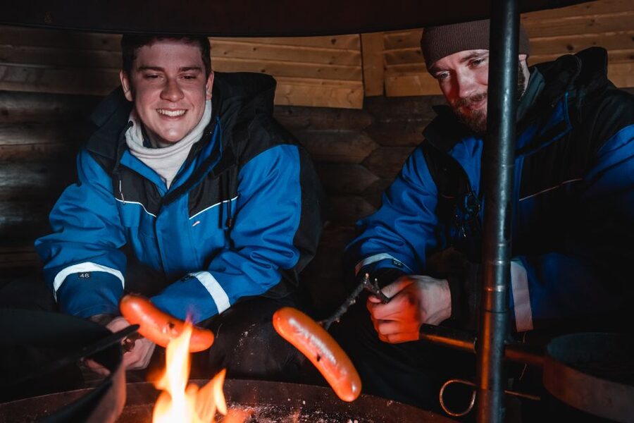 Rovaniemi: Snowmobile Safari & Campfire Evening Escape - Two Hours of Snowmobiling Through the Dark