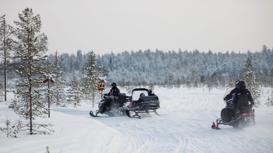 Rovaniemi: Snowmobile Safari in the Arctic Circle - Riding in pairs, sled passengers, and children