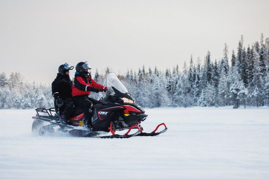 Rovaniemi: Snowmobile Safari in the Arctic Circle - Getting dressed for the Arctic