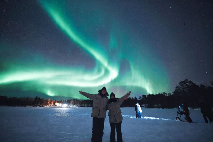 Rovaniemi: Unlimited Mileage and Hours Aurora Hunting Pro - Stop two: The secret stop and the first sky check