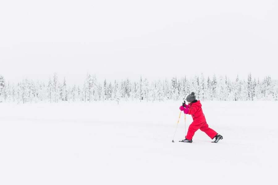 Ruka: Cross-country skiing - Learning the basic techniques before the track