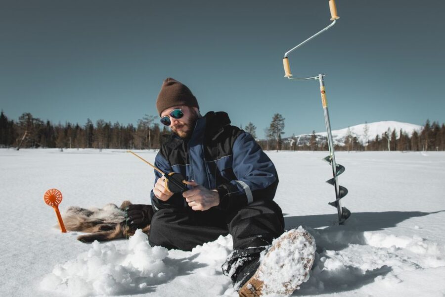 Saariselkä: Arctic Ice Fishing Experience - Guide quality can shape the whole outing