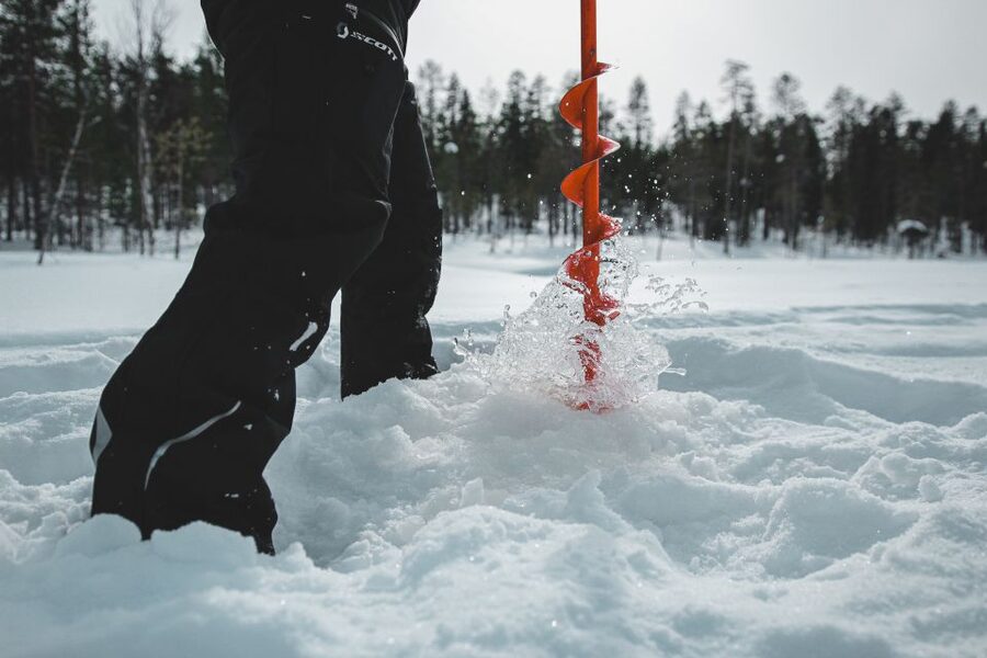 Saariselkä: Arctic Ice Fishing Experience - The short drive from Saariselkä to the lake
