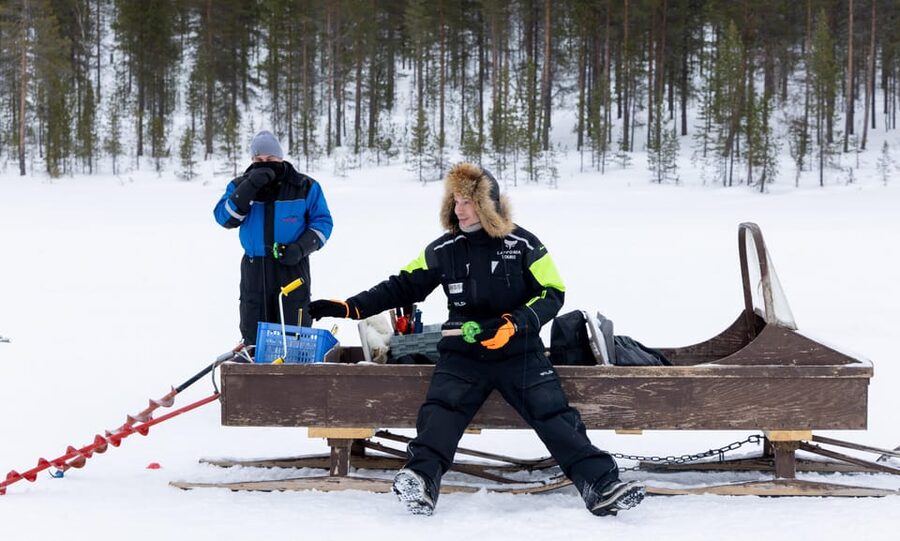 Saariselkä: Ice Fishing Safari by Snowmobile - From Lapponia Tours Safari House into the snow