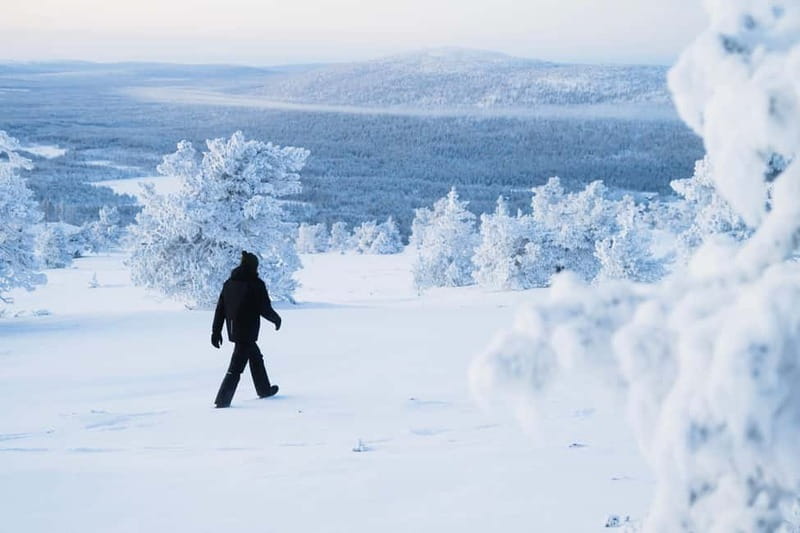 Saariselkä: Rent Winter Clothing Sets - Wearing the clothing for Arctic outings