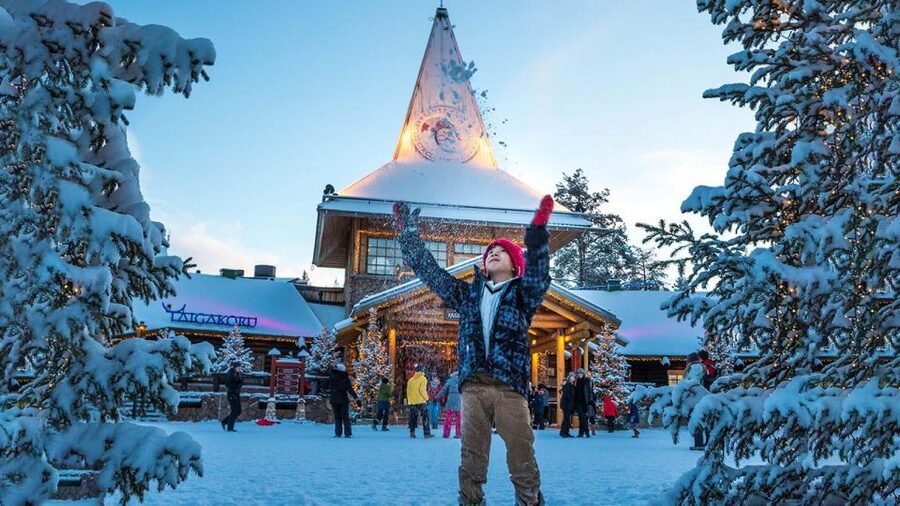 Santa Claus Village Guided Tour & Arctic Circle certificate - Arriving at Santa Claus Village in Rovaniemi