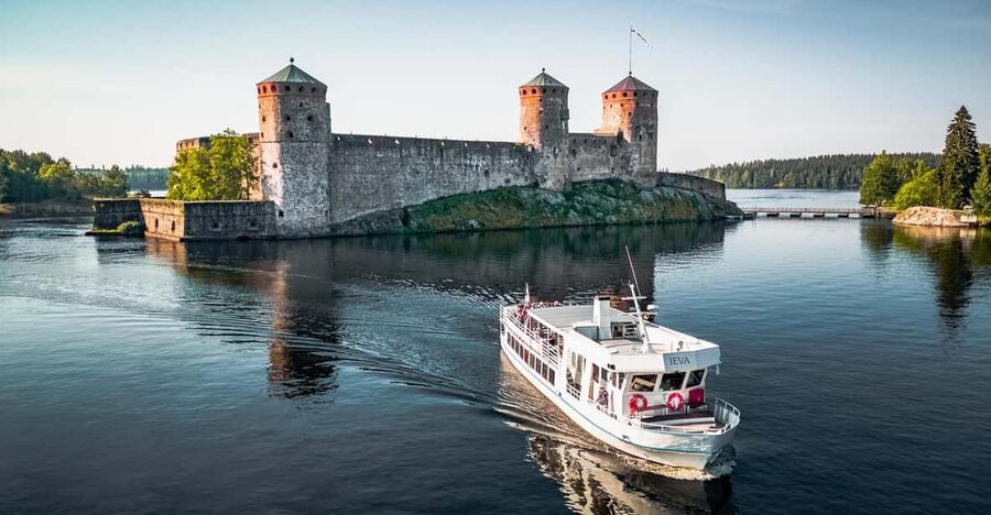 SIGHTSEEING CRUISE AROUND SAVONLINNA - Rocky Casino Islands and the town’s watery shape