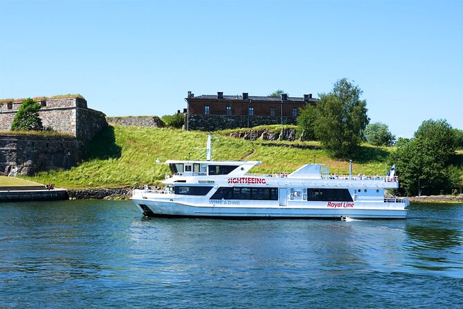 Sightseeing Cruise in Archipelago of Helsinki - Suomenlinna and the famous King’s Gate