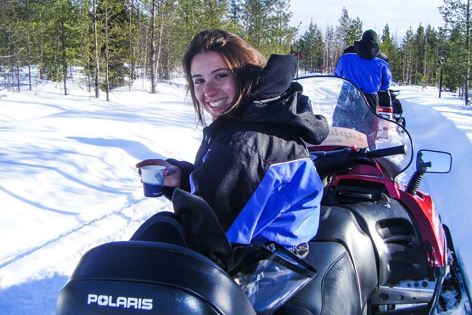 Snowmobile Safari in the Forest - Winter clothing and comfort