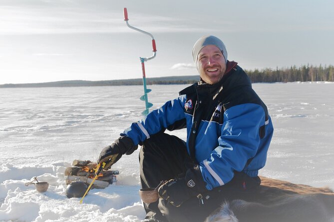 Snowmobiling and ice fishing in Apukka Resort, Rovaniemi - Riding across snowy forest and hills