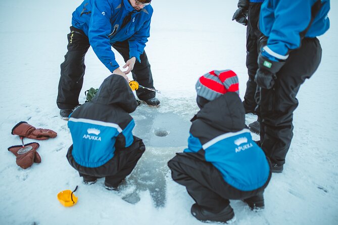 Snowmobiling and ice fishing in Apukka Resort, Rovaniemi - How the three-hour schedule works for different ages
