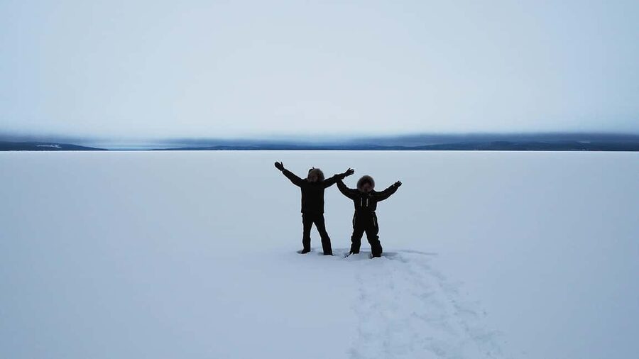 Snowshoe experience with traditional beverages in Lapland - From central Rovaniemi to the snowy trail