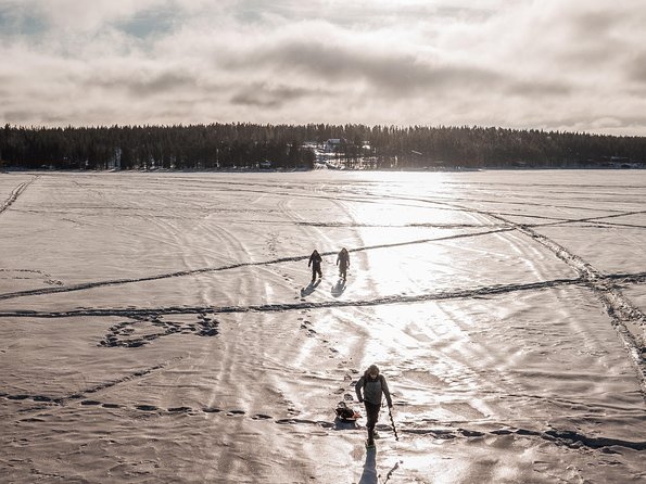 Snowshoeing and Ice Fishing Tour - What makes the guide important
