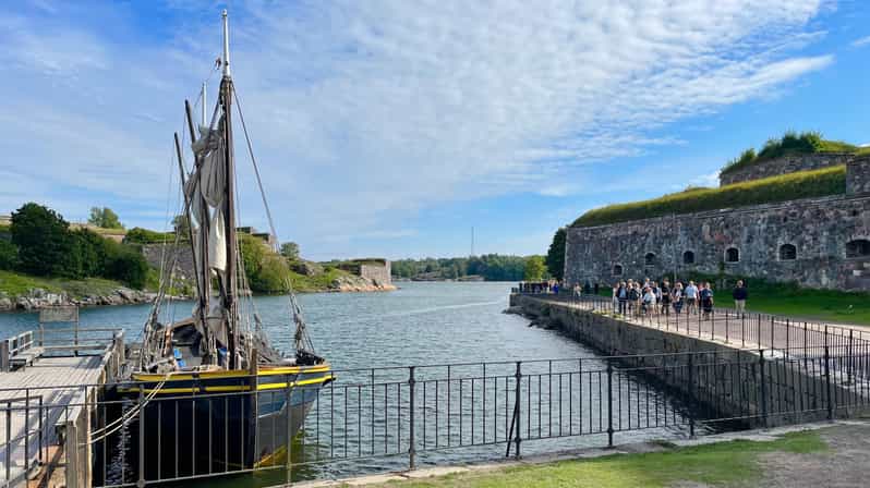 Suomenlinna tour in French with Doro - What makes this Suomenlinna walk worth your time