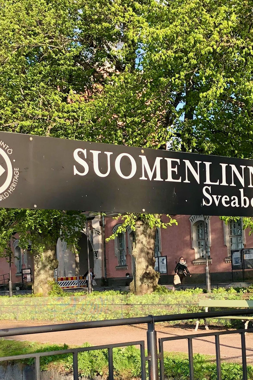 Suomenlinna tour in French with Doro - How the timing changes by season