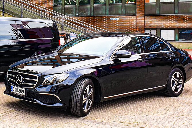 VIP Airport Transfer by new cars in Helsinki - What the airport meeting process is like