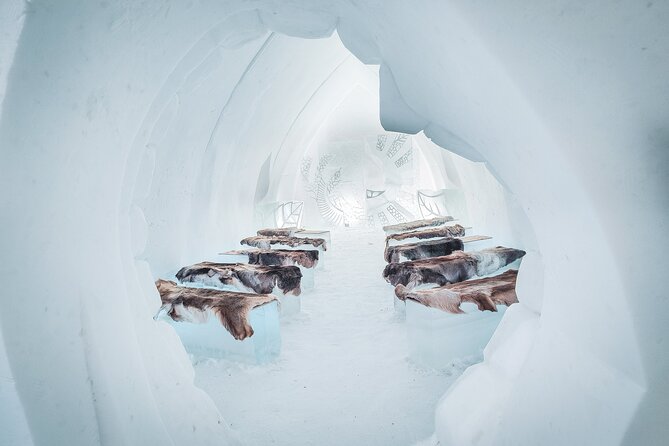 Visiting package: Guided Tour at Arctic Snow Hotel - Sleds, kick sledges, and time outside