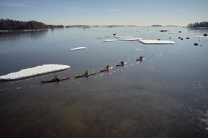 Winter kayaking in Eastern Helsinki archipelago - Learning the basics before leaving shore