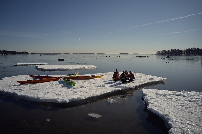 Winter kayaking in Eastern Helsinki archipelago - Paddling toward Kallahdenniemi Beach