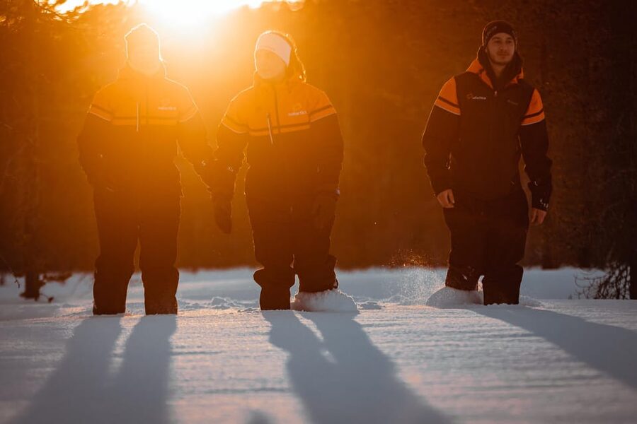 Ylläs: Forest Hike with Snowshoes - Trying deep snow beyond the easy trail