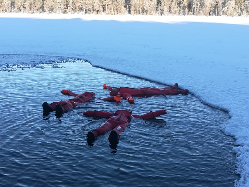 Ylläs: Lake Ylläsjärvi Ice-Floating Experience - Getting to the Frozen Lake