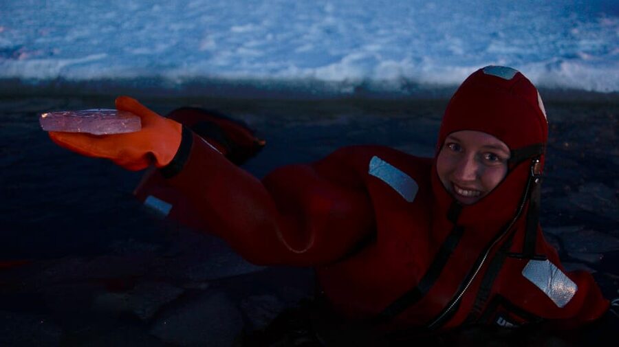 Ylläs: Northern Lights Ice-Floating Experience with Transfer - Who will enjoy this most