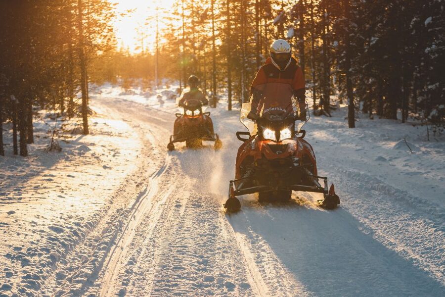 Ylläs: Snowmobile Tour to Arctic Snow Village & Snack - Key points at a glance