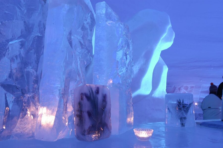 Ylläs: Snowmobile Tour to Arctic Snow Village & Snack - Why this Ylläs snowmobile tour works so well