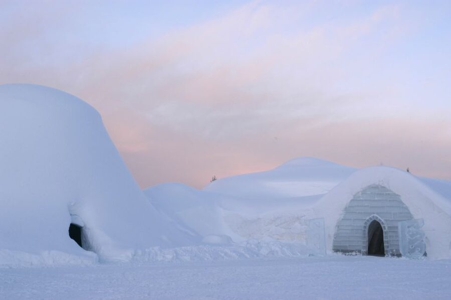 Ylläs: Snowmobile Tour to Arctic Snow Village & Snack - Sharing a snowmobile for the 25-kilometer ride